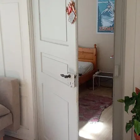Simple Flat Apartment *